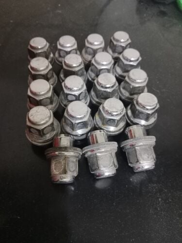 Bolt for Alloy Rims of Toyota Salon
