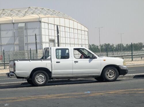 Nissan pickup 2006 model