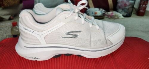 USED NEW SKECHER SHOES
