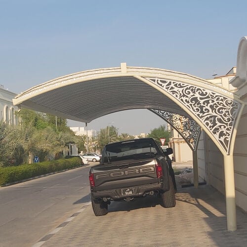 موقف سيارات وأعمال حدادة