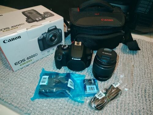 Canon EOS 4000D