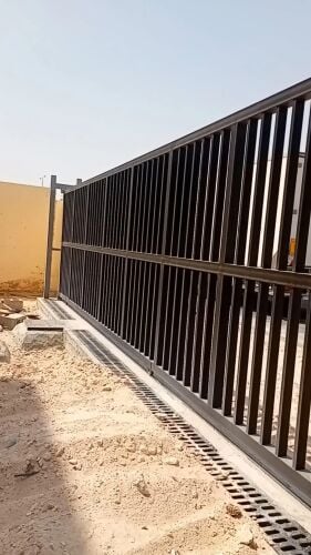 نقوم بجميع الحدادة ترتيب وتركيب ا