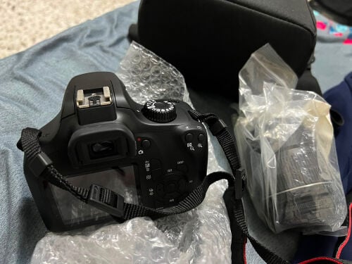 canon 4000d wifi with box