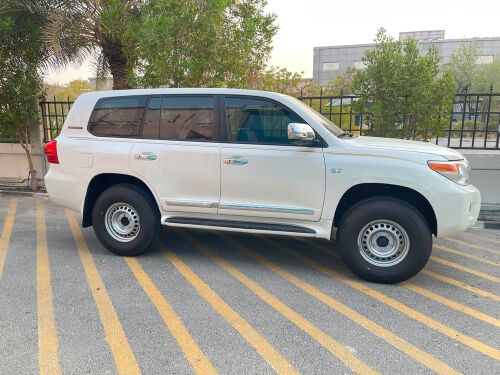 Land Cruiser v8 2015 