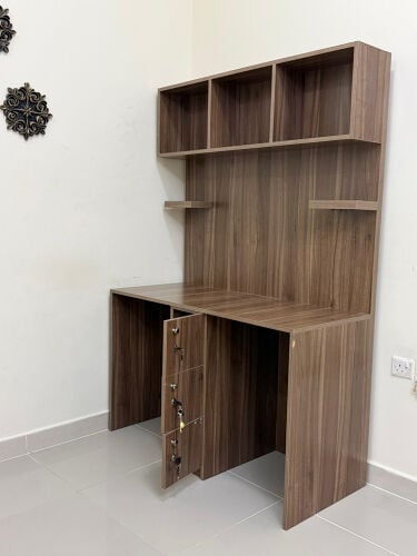 Premium wood made study table