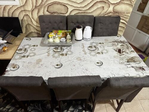 لبيع طاولة طعام