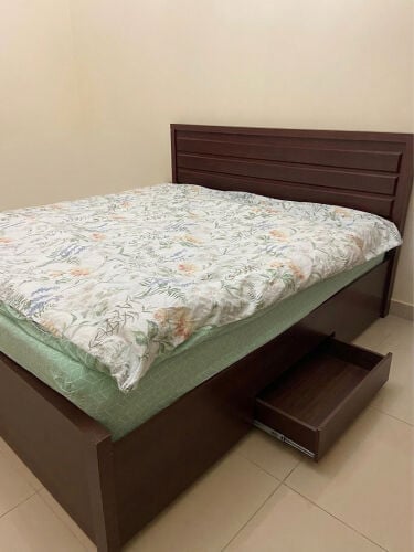 bed double with mattress
