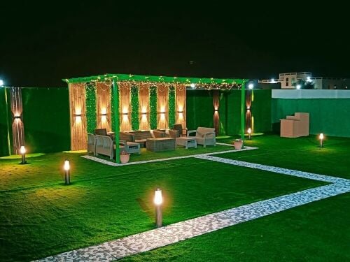 عشب صناعي. سجادة عشبية.