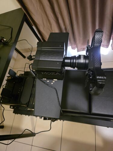 Moza Racing R12 V2 wheel and pedals