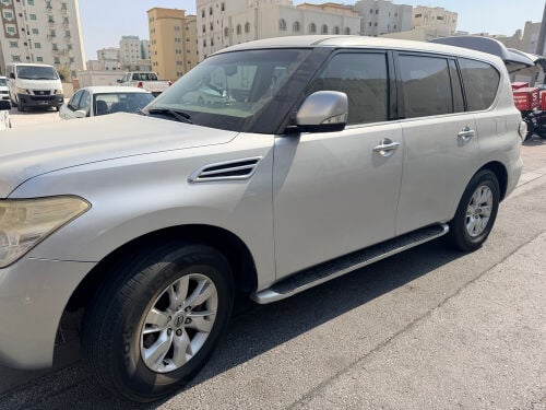 نيسان باترول موديل ٢٠١٢ بحاله جيده ممشي قليل ٢٠٨ الف استماره حتى ٢٠٢٦/١١ 