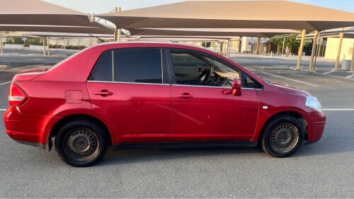 Nissan tiida 