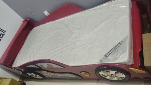 brand new metress and bed