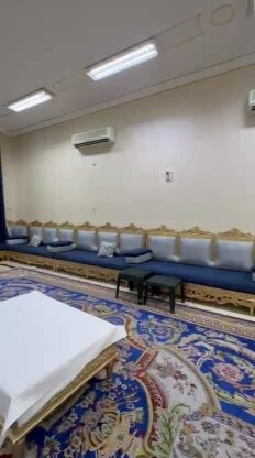 كنب ملكي كبير معا ستاير وسجاد 