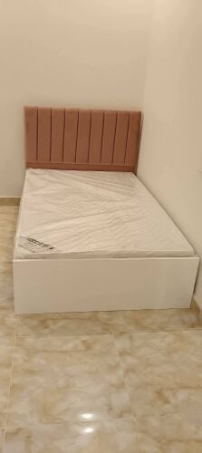 سرير ومرتبة
