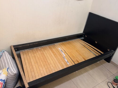 bed, tablets, fridge, mattress 