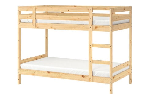 Bunk bed + 2 mattresses, very good 