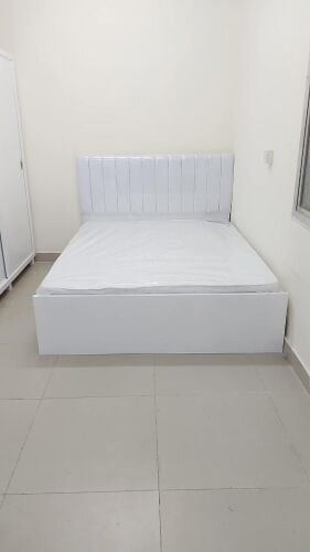 نحن نبيع جميع أنواع الأثاث الجديد