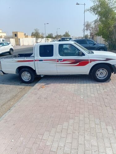 للبيع نيسان ٢٠٠٥