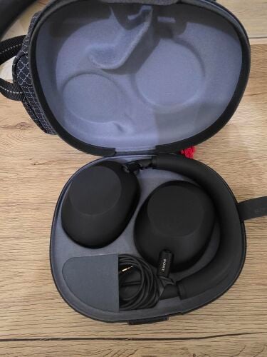 WH-1000XM6 headphones - Sony