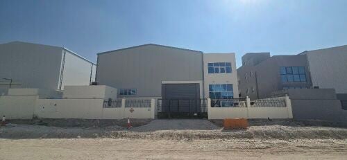 For rent store at Betkit Awamer