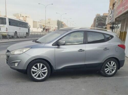 توسان 2011 دفع رباعي بحاله ممتازه