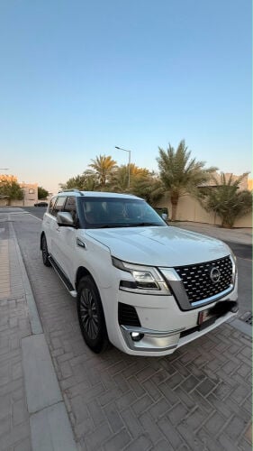 نيسان بلاتينيوم