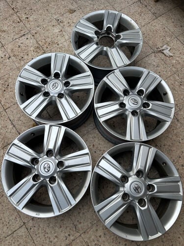 Land Cruiser VXR Rims!