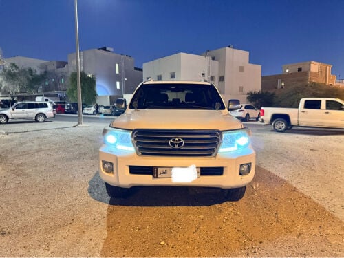 LANDCRUISER GXR V8 2012