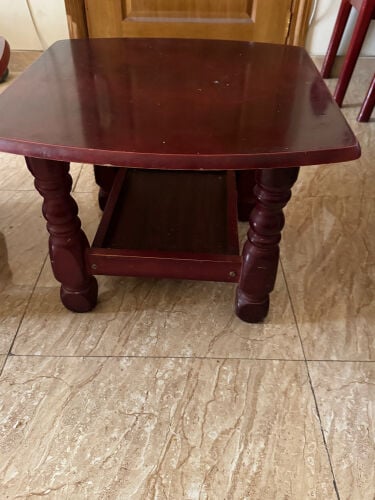 table with 2 side table 
