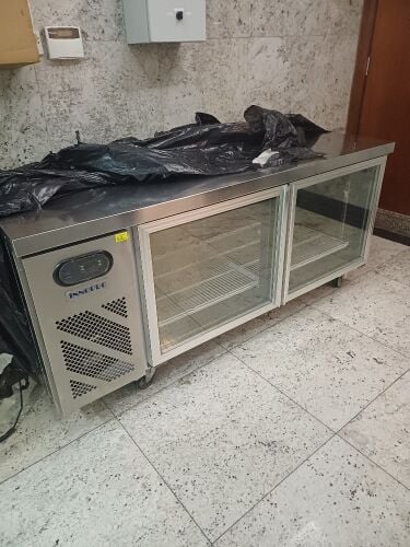 للبيع ثلاجات ومعدات مطبخ