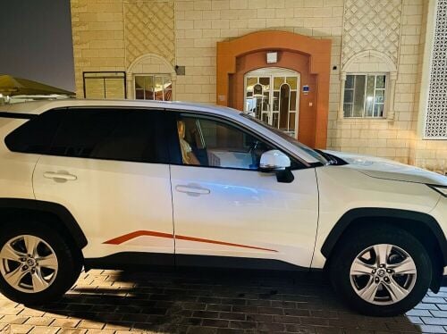 Clean 2021 RAV4