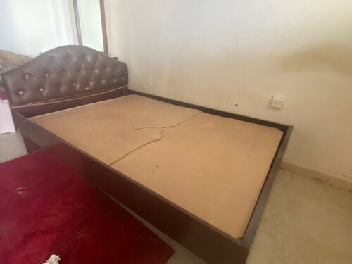 Single bed with Mattress 