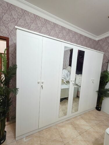 6 Door cabinet
