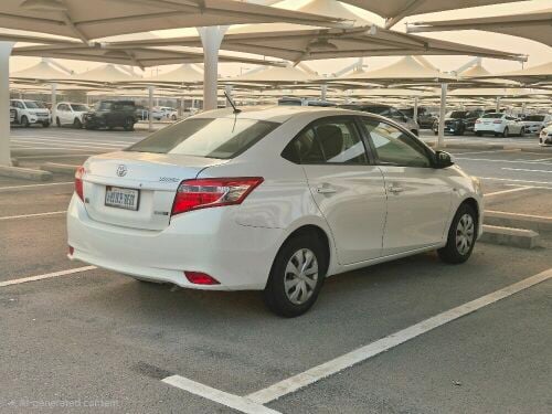 Toyota yaris 2015 for sale good.