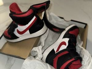 Air Jordan 1 High FlyEase