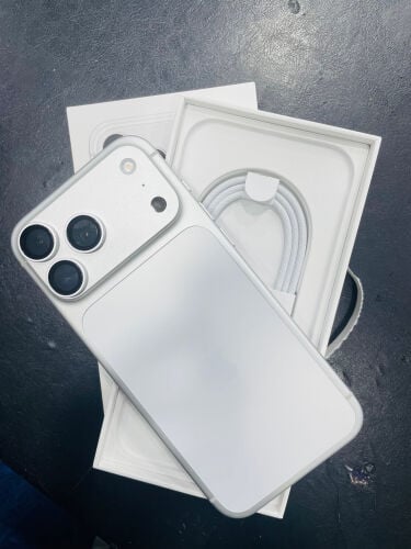 i phone 17 pro max 2TB 