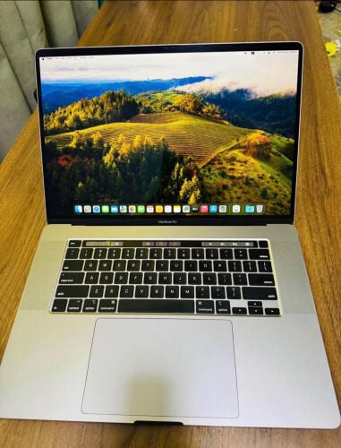 MacBook Pro 16-inch  (32GB,1 TB SSD