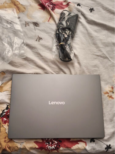 Lenovo IdeaPad Slim 3 15Q8X10