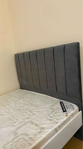 bed with mattress 