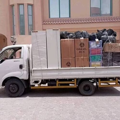 نقل أثاث من منزل إلى آخر، فك وترك