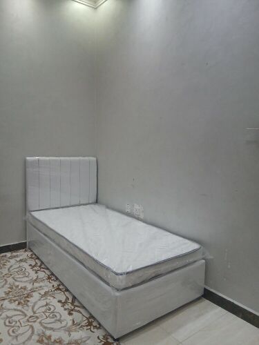 سرير ومرتبة