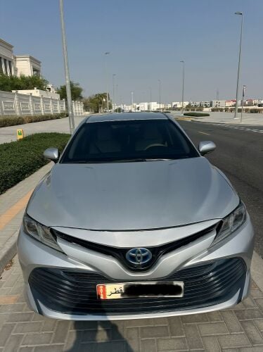 camry hybrid LE 2020