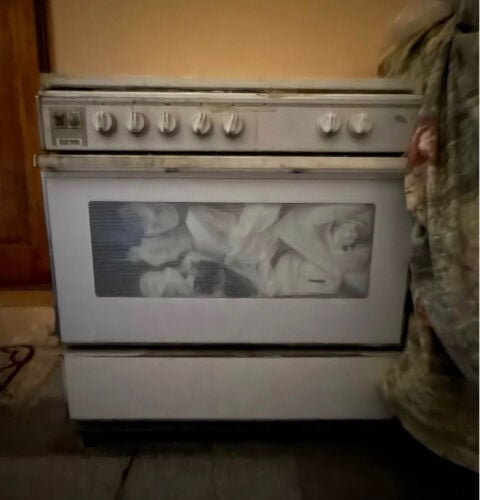 GAS STOVE