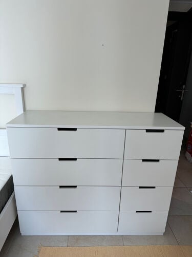 Chest of drawers