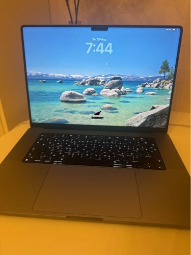 MacBook Pro 16-inch M1 Pro – 1TB / 