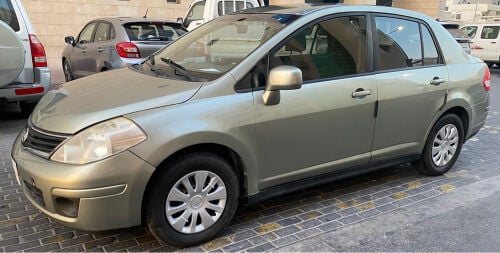 NISSAN TIIDA