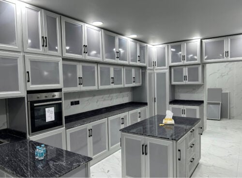 Kitchen cabinet
