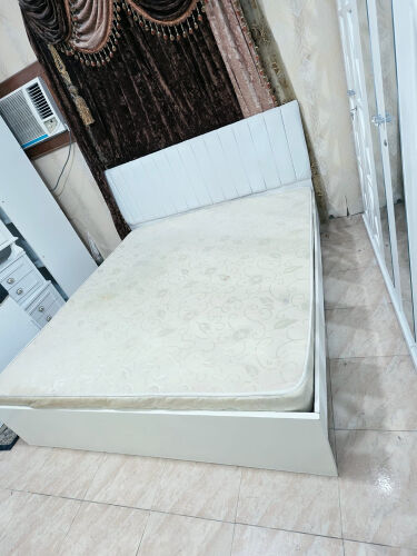 king size bed and mattress 