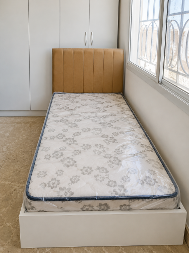سرير ومرتبة