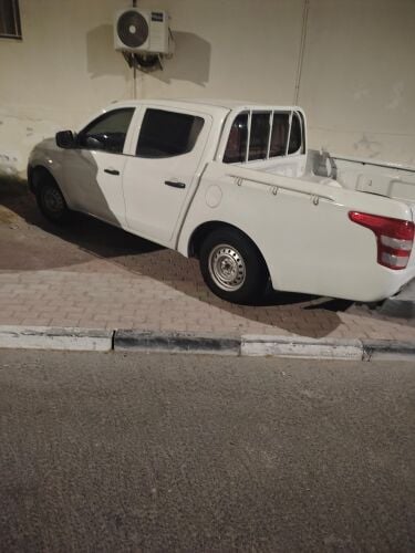Mitsubishi pickup